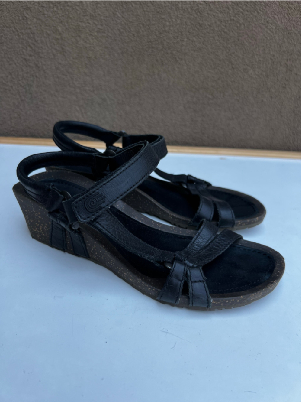 Teva Womens Ventura Wedge Sandal Black Leather Size 6.5 Cork Insole Strappy